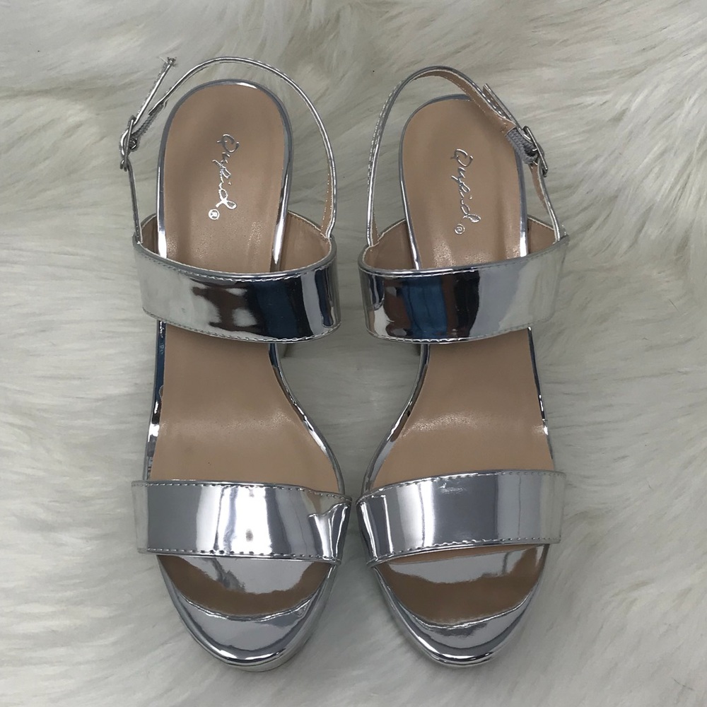 Qupid Silver Platform Sandals - Picture 3 of 6